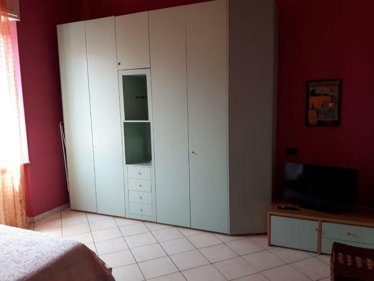 Asti Centro, Appartamento Manuela Bagian luar foto